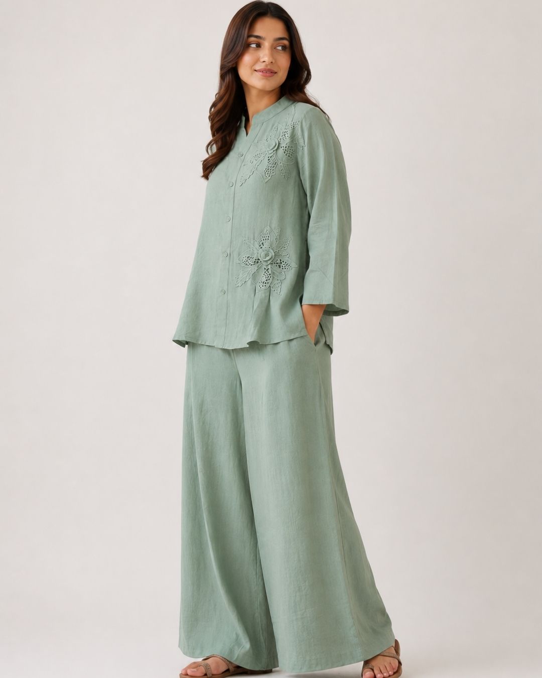 Women’s Floral Embroidered Co-ord Set – Relaxed Fit Linen-Blend Matching Set
