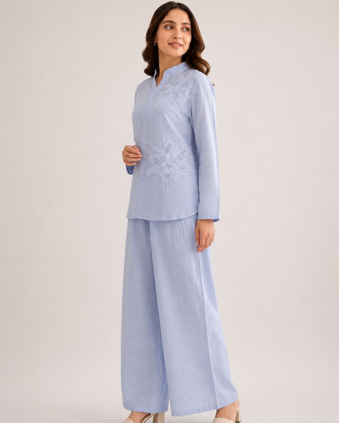 Women’s Floral Embroidered Co-ord Set – Relaxed Fit Linen-Blend Matching Set