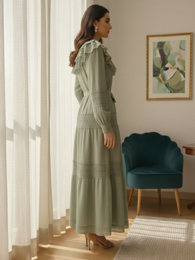 Elegant Lace Collar Tiered Midi Dress