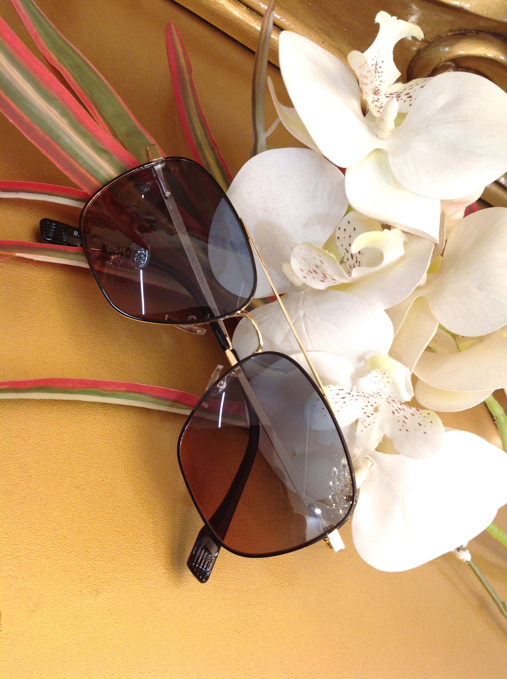 Unisex Square Sunglasses With Polarised and UV Protected Lens MARC LOUIS 9301