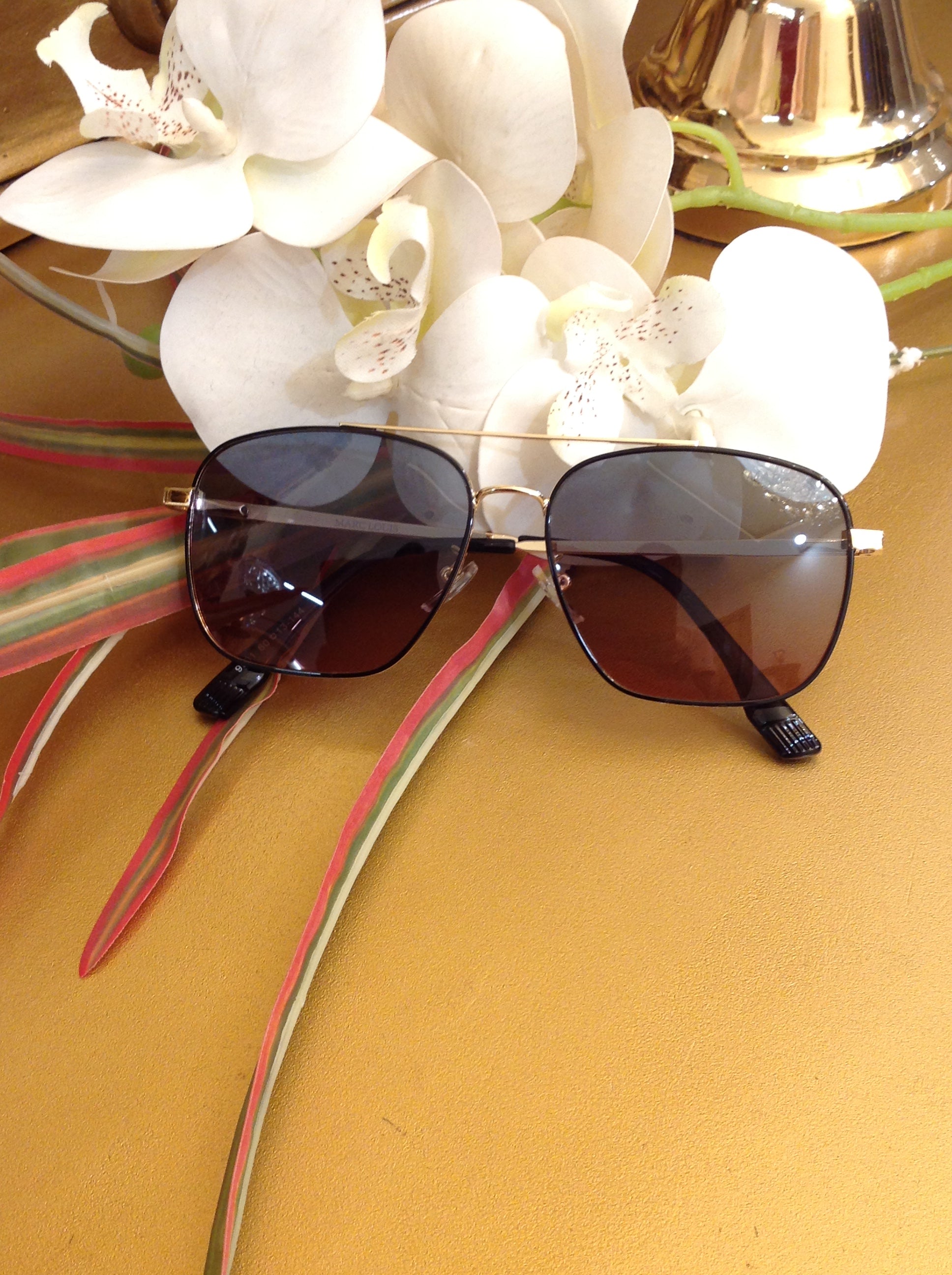 Unisex Square Sunglasses With Polarised and UV Protected Lens MARC LOUIS 9301