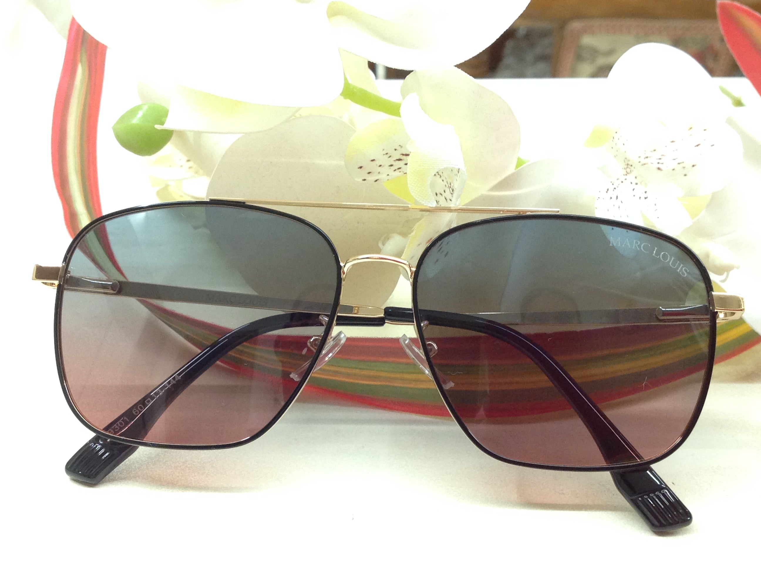 Unisex Square Sunglasses With Polarised and UV Protected Lens MARC LOUIS 9301