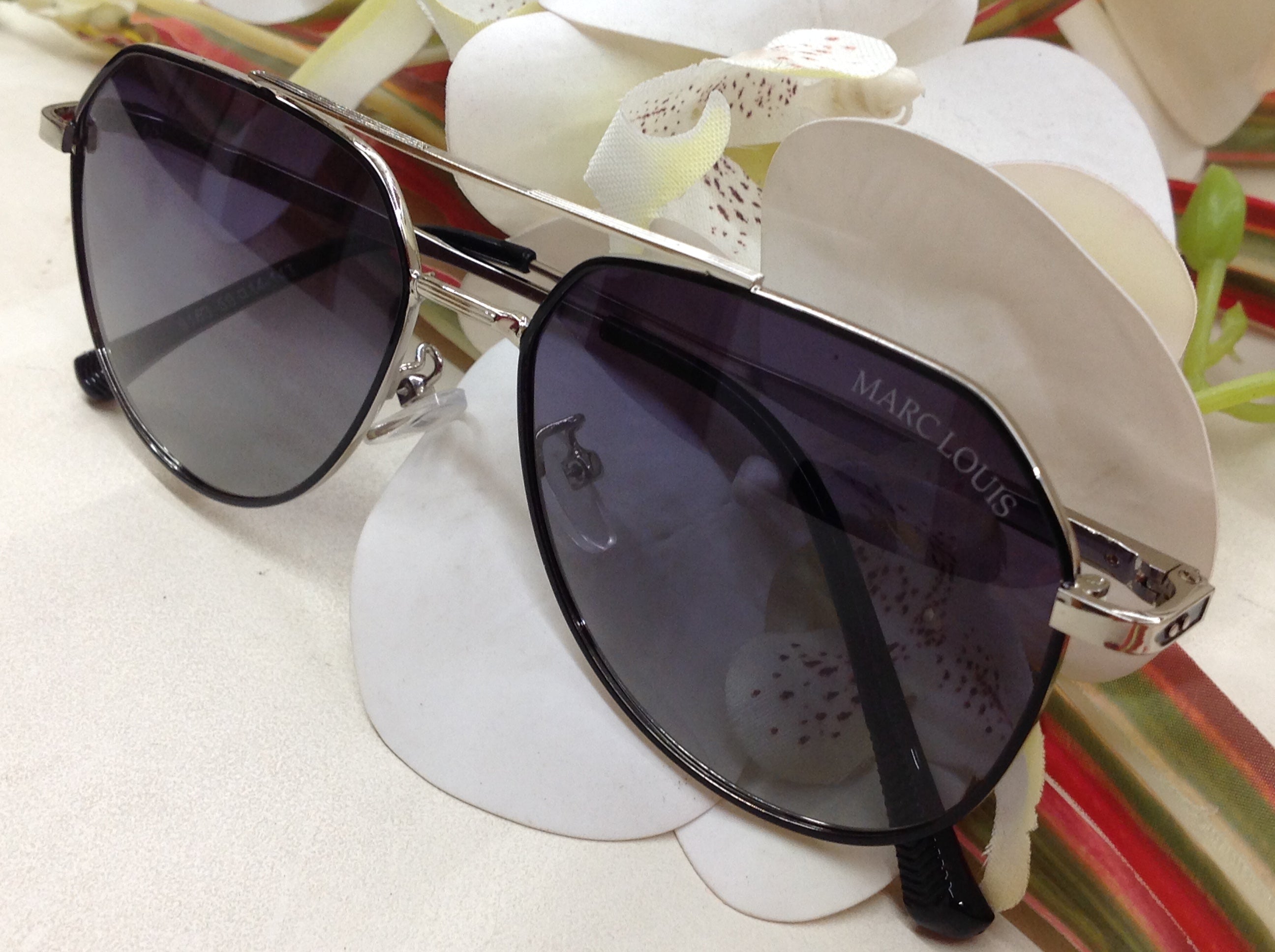 Unisex Polarised and UV Protected Sunglasses MARC LOUIS 9163 BLACK BLUE SG