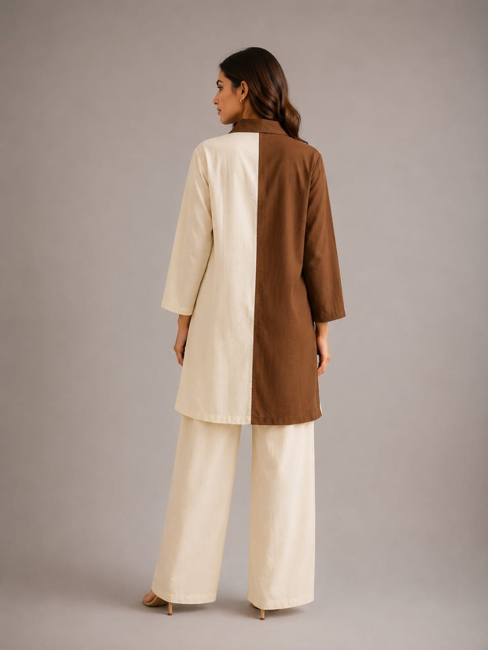 Two-Tone Split Tunic Top with Lace Bow Applique