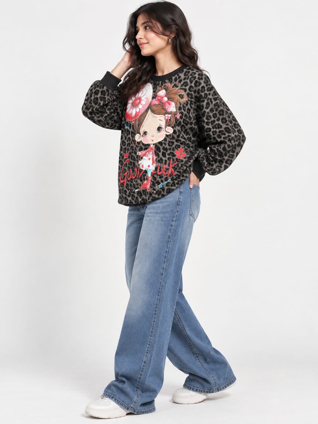 Women’s Graphic Leopard Print Oversized Sweatshirt