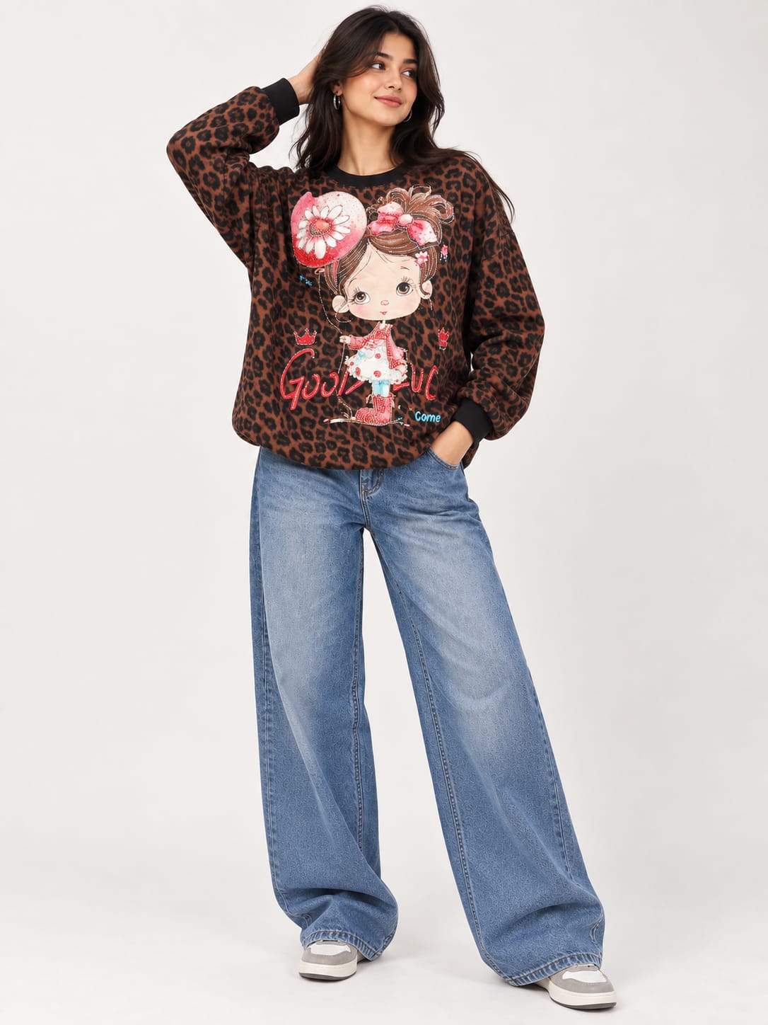 Women’s Graphic Leopard Print Oversized Sweatshirt