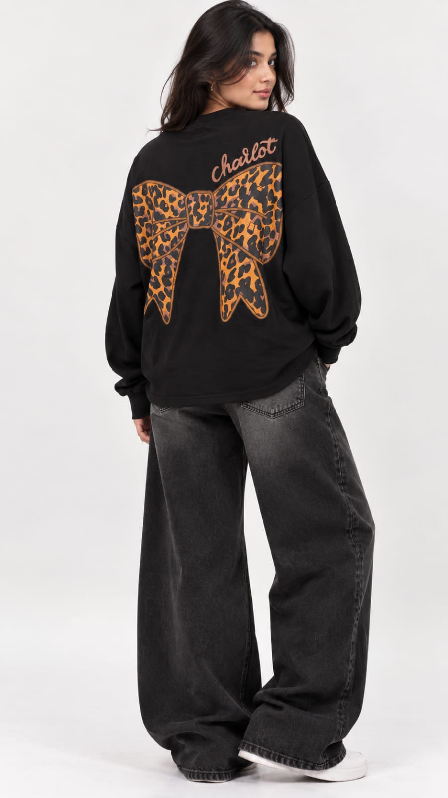 Women’s Graphic Leopard Bow Doll Sweatshirt