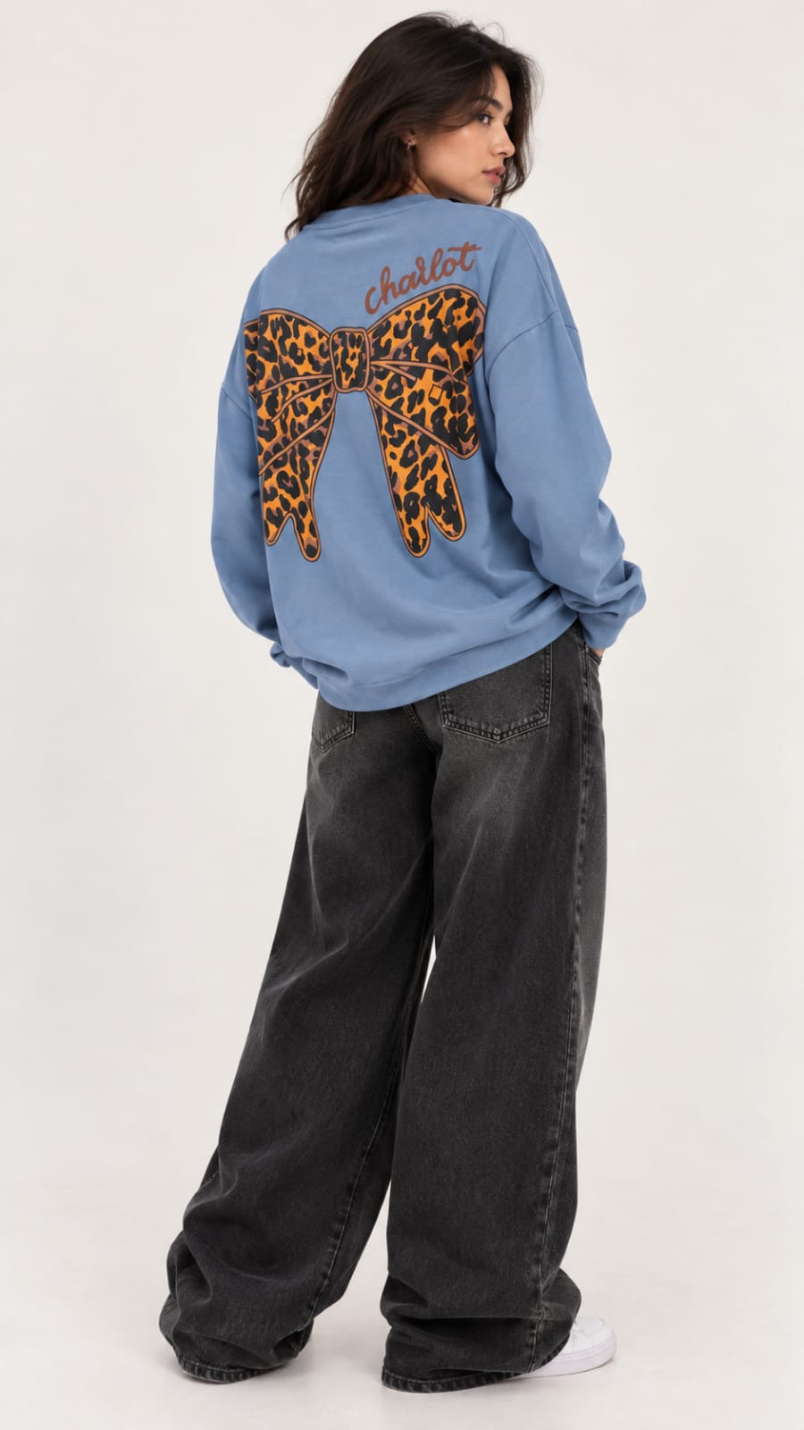 Women’s Graphic Leopard Bow Doll Sweatshirt